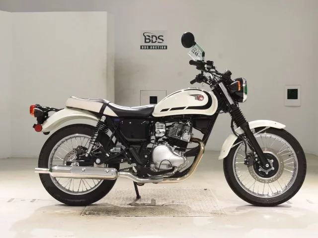 Kawasaki W230 лот № 5248 оценка 7  с аукциона в Японии