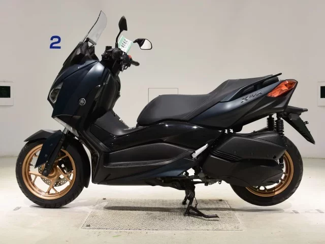 Yamaha X-MAX250-2