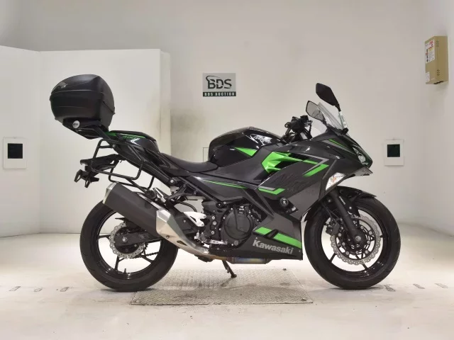 Kawasaki NINJA400-2 лот № 2896 оценка 5  с аукциона в Японии