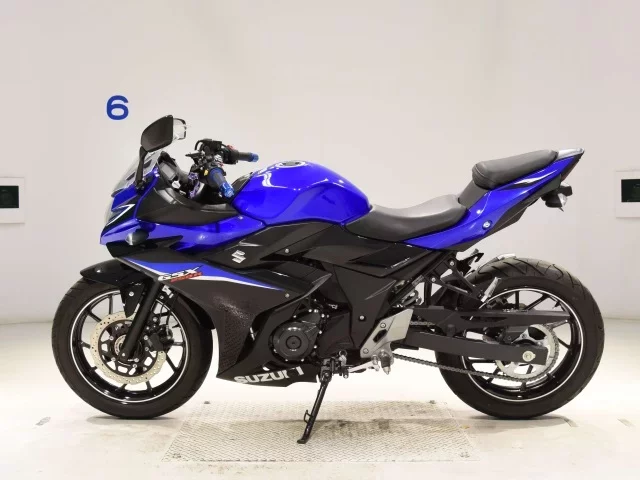 Suzuki GSX250RA