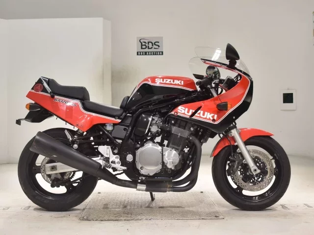 Suzuki GS1200SS лот № 2633 оценка 4  с аукциона в Японии