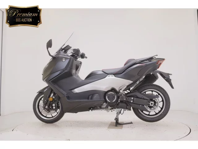 Yamaha T-MAX560
