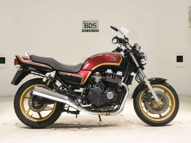 Honda CB750 лот № 2834 оценка 4  с аукциона в Японии