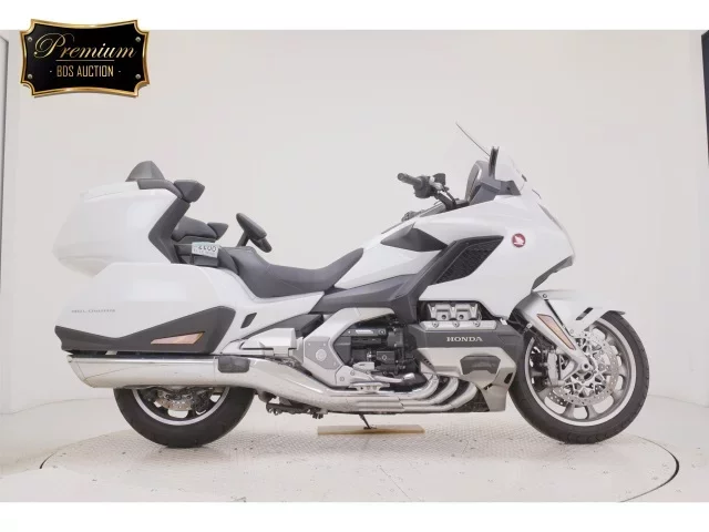 Honda GL1800 TOUR D лот № 0037 оценка 5  с аукциона в Японии