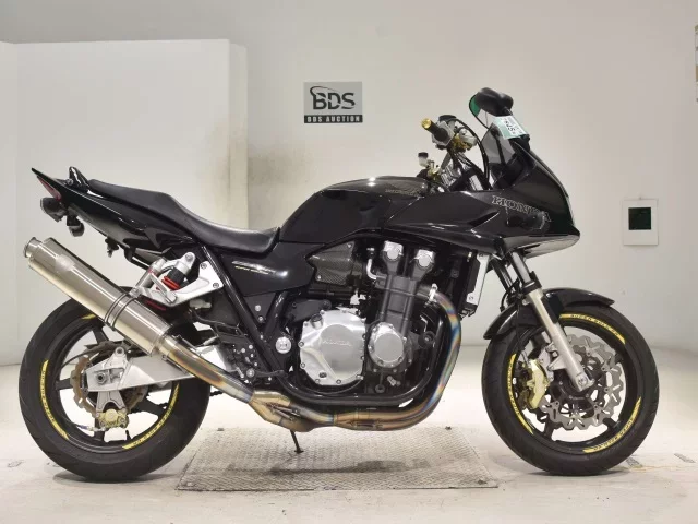 Honda CB1300SF BOLDOR лот № 2845 оценка 4  с аукциона в Японии