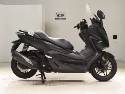 Honda FORZA -4