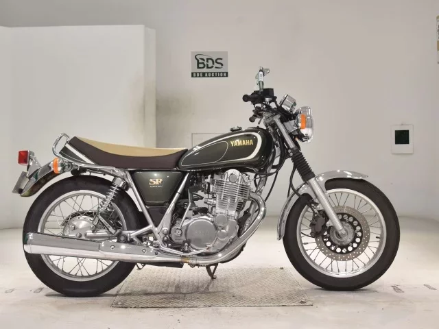 Yamaha SR400-4 лот № 2898 оценка 4  с аукциона в Японии