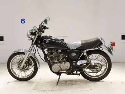 Yamaha SR400-3  с аукциона в Японии