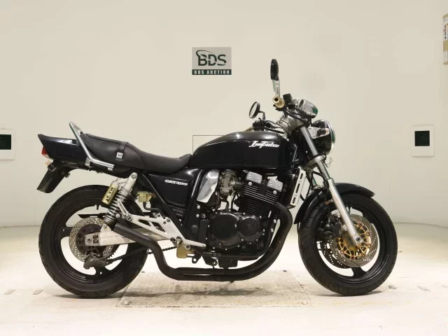 Suzuki GSX400 лот № 8132 оценка 4  с аукциона в Японии