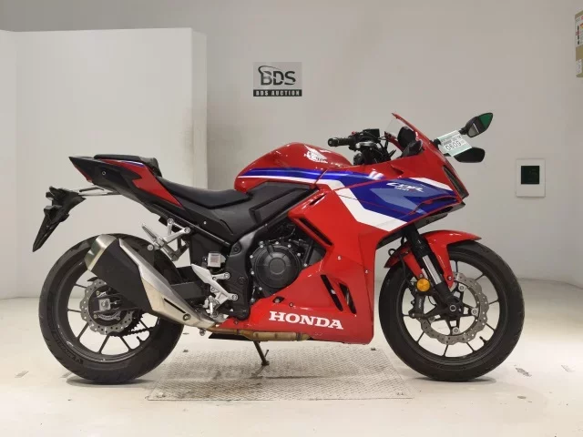 Honda CBR400R-3 лот № 0609 оценка 5  с аукциона в Японии