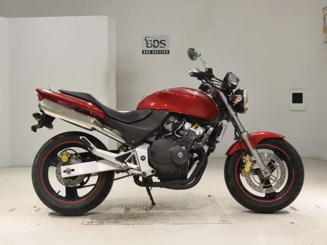 Honda HORNET250 лот № 0582 оценка 4  с аукциона в Японии