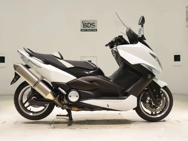 Yamaha T-MAX500 лот № 8069 оценка 4  с аукциона в Японии