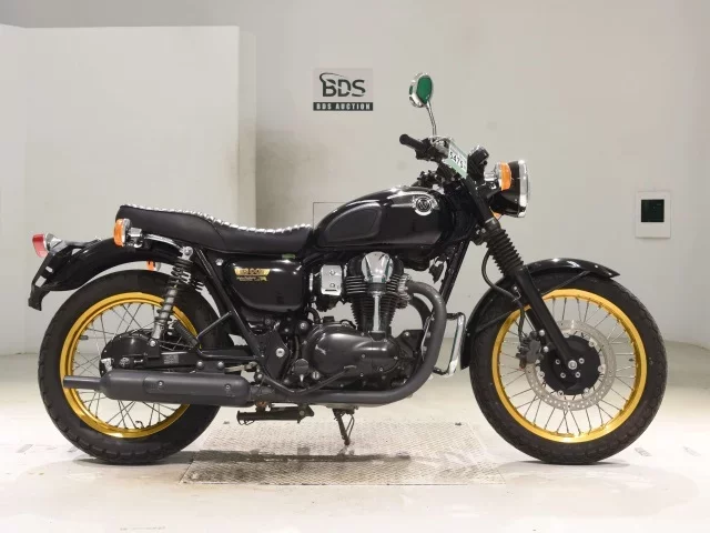 Kawasaki W800 лот № 5475 оценка 4  с аукциона в Японии