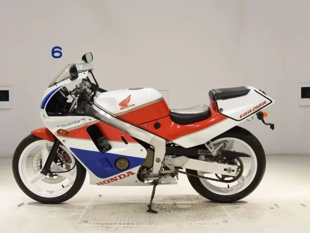 Honda CBR250R