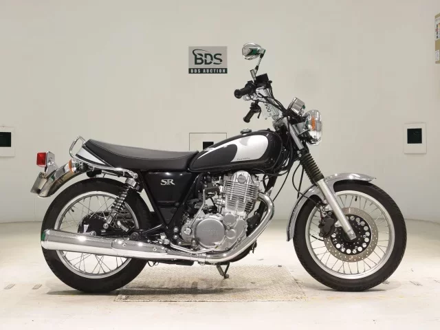 Yamaha SR400-5 лот № 2900 оценка 5  с аукциона в Японии