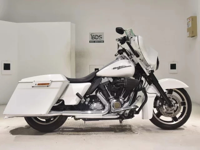 Harley-Davidson HARLEY FLHX1580 лот № 2643 оценка 4  с аукциона в Японии