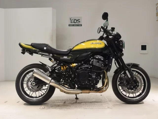 Kawasaki Z900RS лот № 0173 оценка 5  с аукциона в Японии