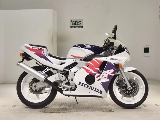 Honda CBR250RR лот № 0435 оценка 4  с аукциона в Японии