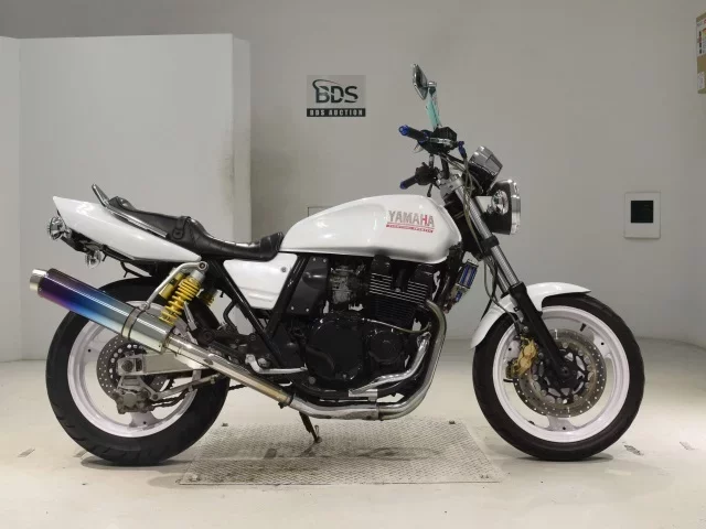 Yamaha XJR400R-1 лот № 0449 оценка 4  с аукциона в Японии