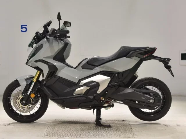 Honda X-ADV750-2