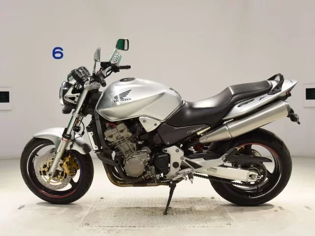 Honda HORNET900