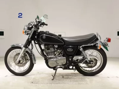 Yamaha SR400-3