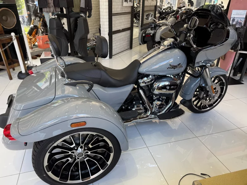 Harley-Davidson HARLEY FLTRT ROAD GLIDE 3