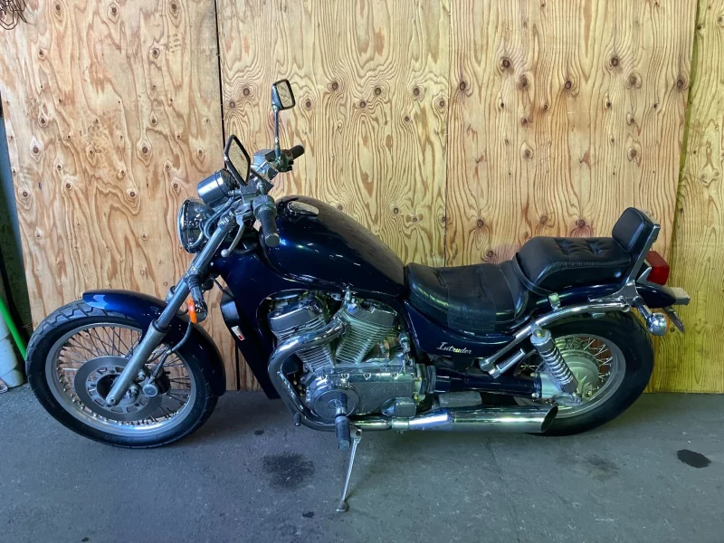Suzuki INTRUDER 750