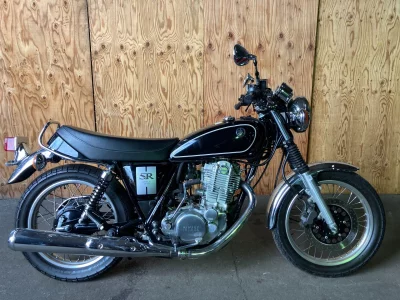 Yamaha SR400-1