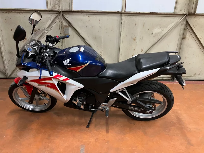 Honda CBR250R
