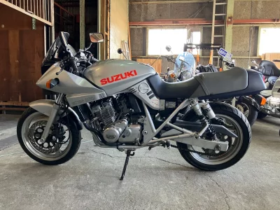 Suzuki GSX250 KATANA