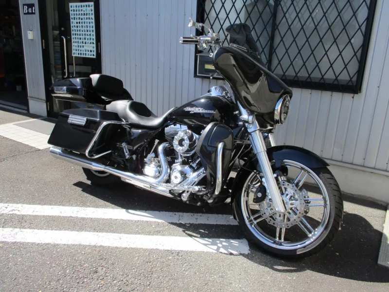 Harley-Davidson HARLEY FLHX103