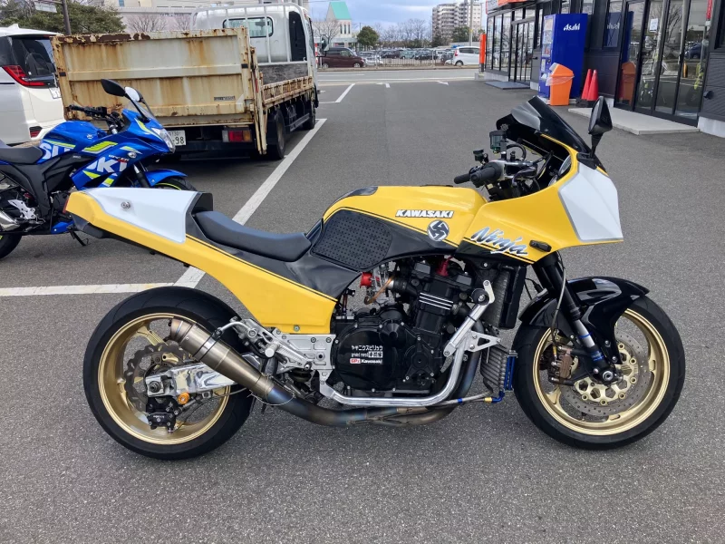Kawasaki GPZ900R