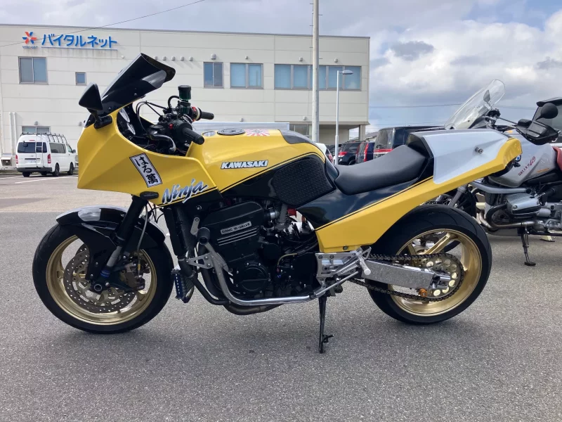 Kawasaki GPZ900R