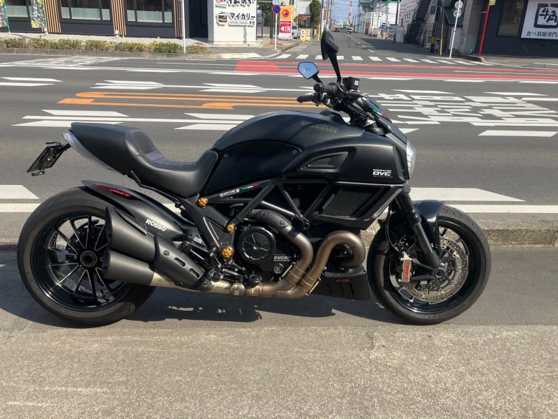 Ducati  DIAVEL DARK лот № 02455 оценка 4  с аукциона в Японии