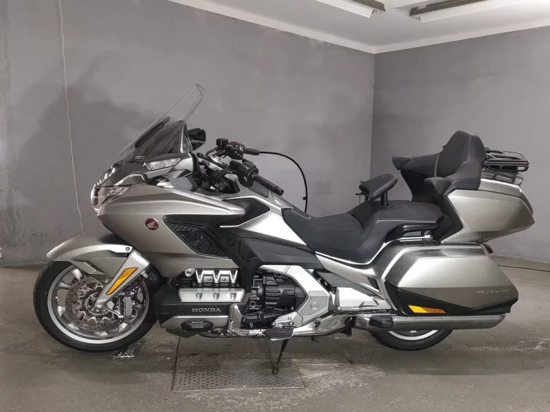 Honda GL1800 TOUR DCT