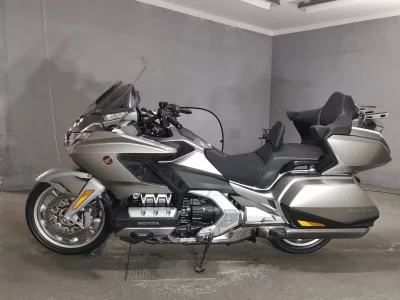 Honda GL1800 TOUR DCT
