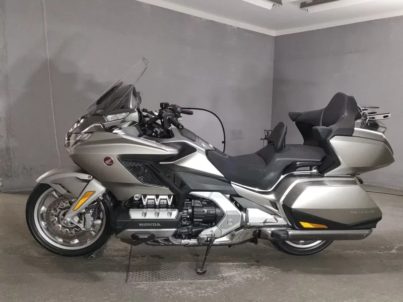 Honda GL1800 TOUR DCT