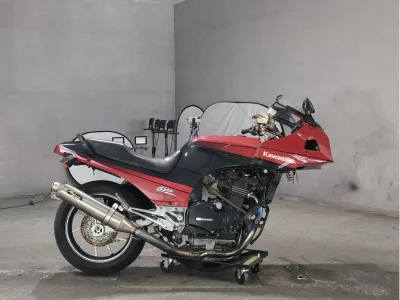 Kawasaki GPZ900R