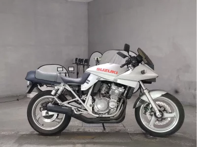Suzuki GSX250 KATANA