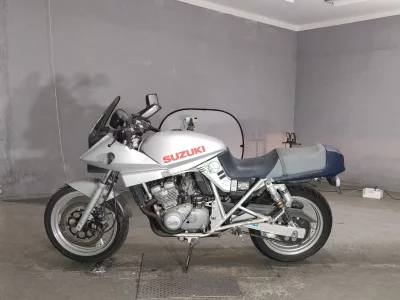 Suzuki GSX250 KATANA