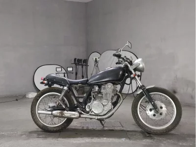 Yamaha SR400-1