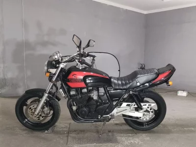 Yamaha XJR400