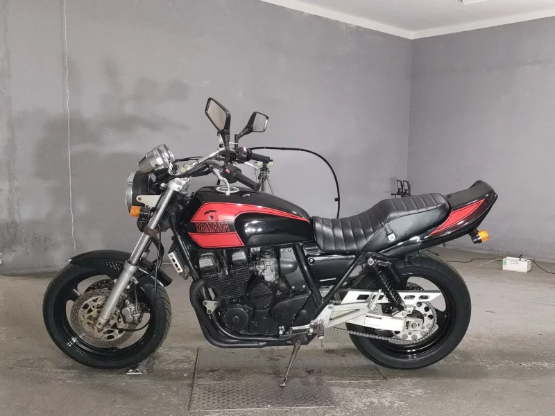 Yamaha XJR400