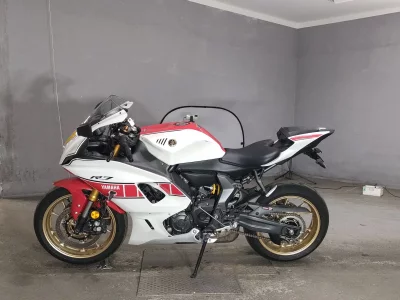 Yamaha YZF-R7