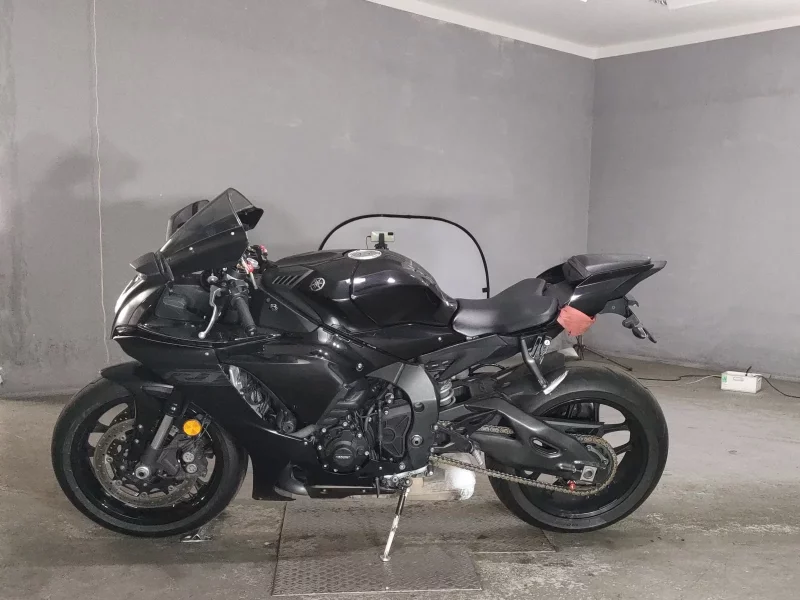 Yamaha YZF-R1