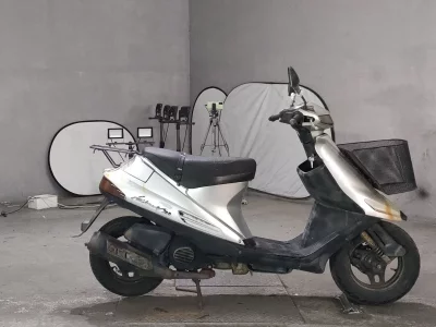 Suzuki ADDRESS V100