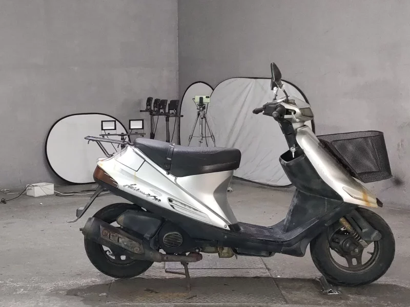 Suzuki ADDRESS V100