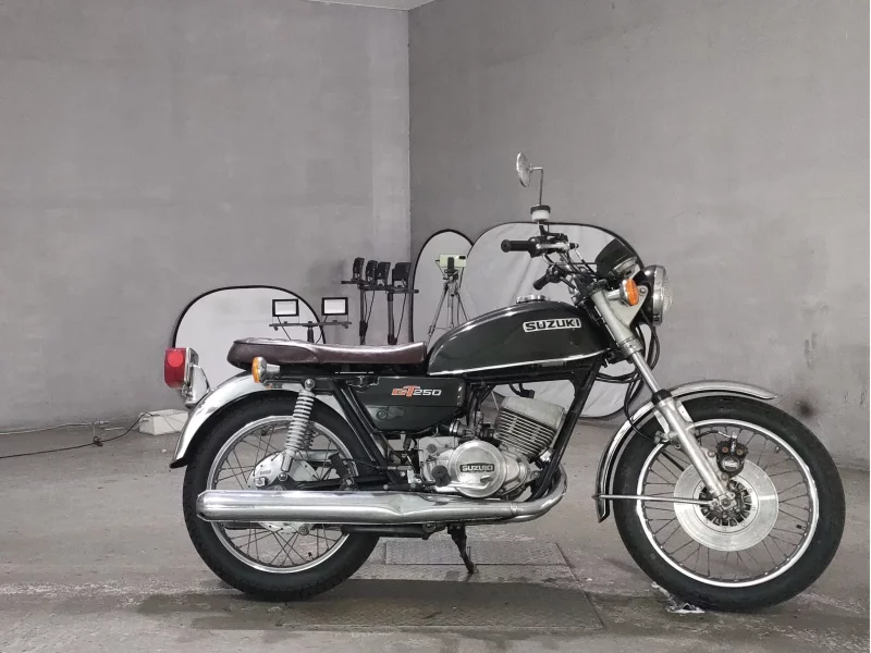 Suzuki GT250