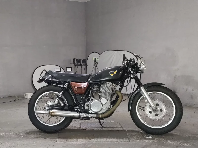 Yamaha SR400-1